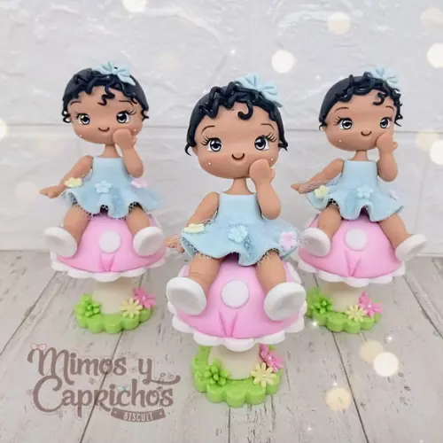 Aplique Menina no Cogumelo Jardim