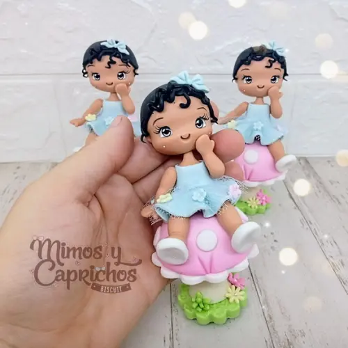 Aplique Menina no Cogumelo Jardim