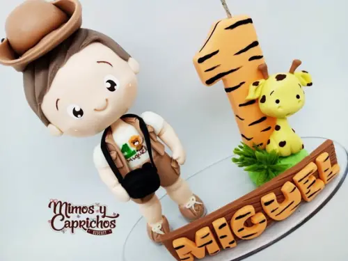 Topo de bolo Menino Safari