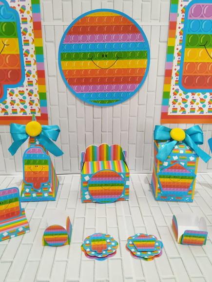KIT SÓ UM BOLINHO -FIDGET TOYS POP IT MENINA