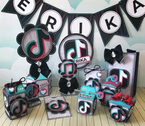 KIT FESTA PRONTA TIK TOK