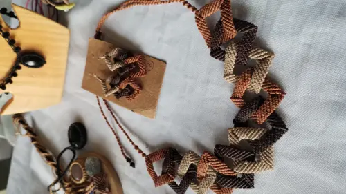 Colar Entrelaçados