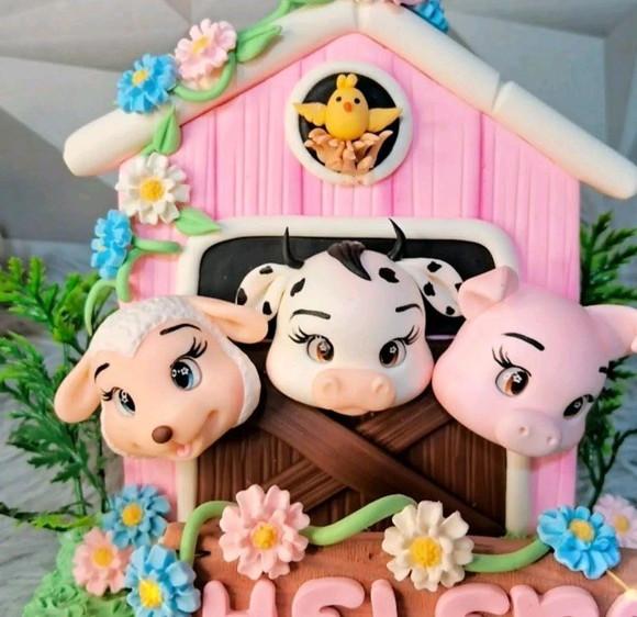 Topo Fazendinha Rosa Celeiro em Biscuit