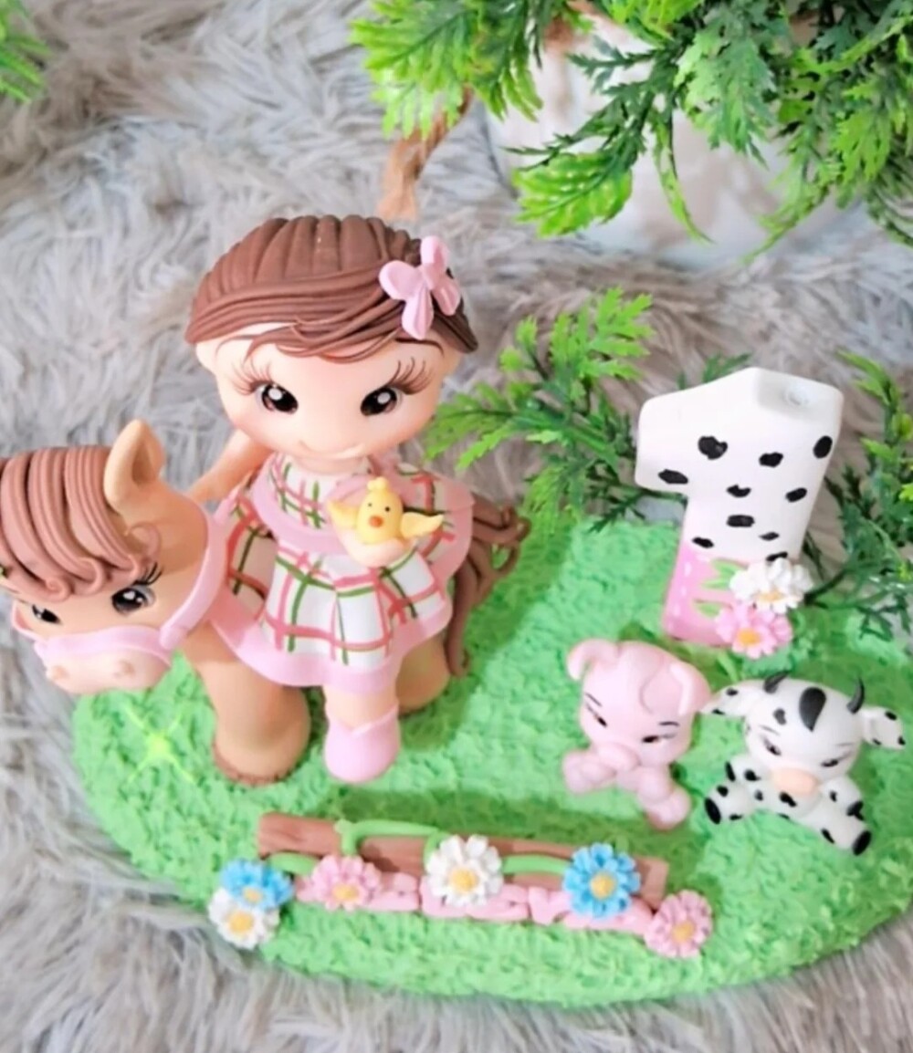 Topo Fazendinha Rosa em Biscuit