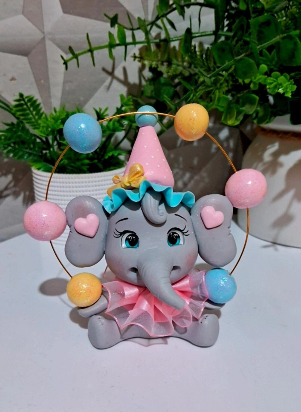 Aplique circo rosa em biscuit- Elefante malabarista