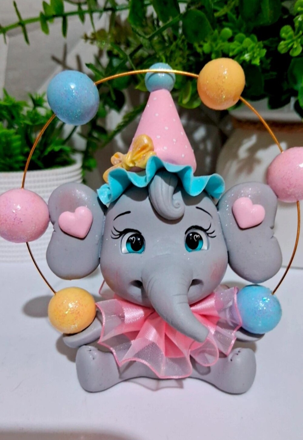 Aplique circo rosa em biscuit- Elefante malabarista