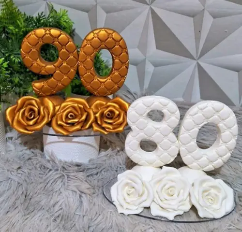 Vela 50 60 70 80 90 Anos Rosas Douradas em Biscuit