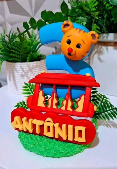 Vela Daniel Tigre em Biscuit