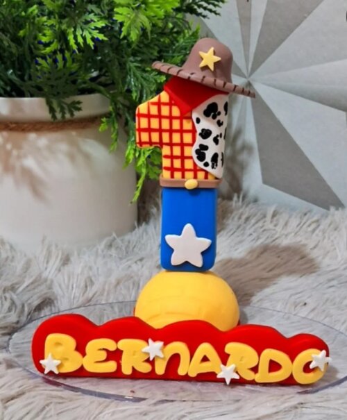 Vela Wood Toy Story em biscuit