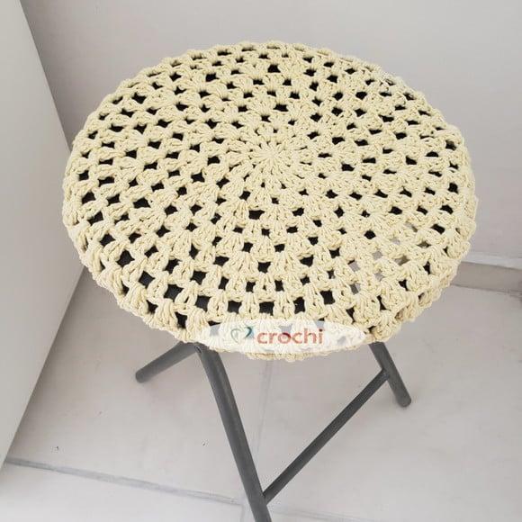 Capinha de Banqueta em Crochê - Amarelo Bebê