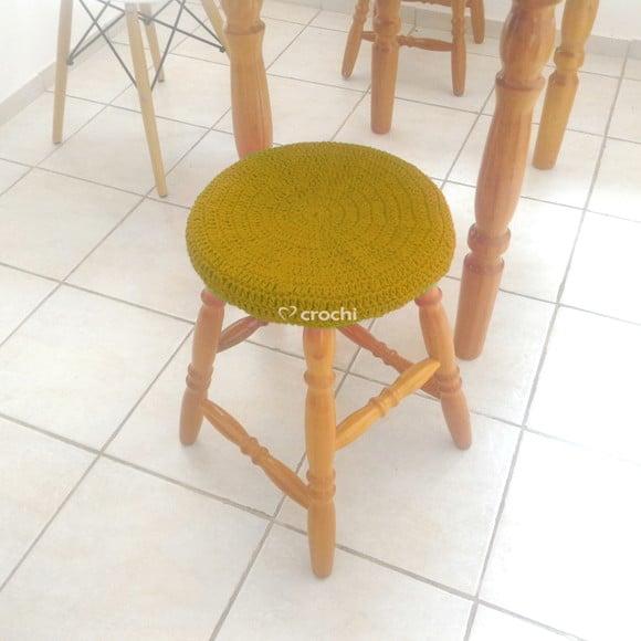 Capinha de Banqueta em Crochê - Mostarda 2