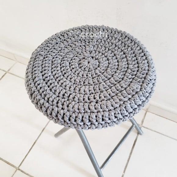 Capinha de Banqueta em Crochê e Fio de Malha - Cinza