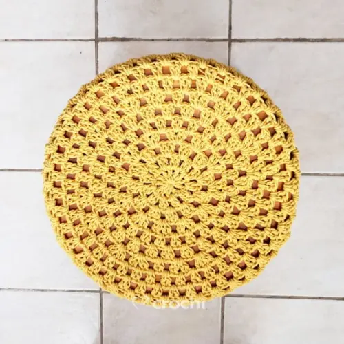 Capinha de Banqueta em Crochê - Amarelo Ouro
