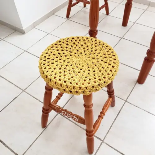 Capinha de Banqueta em Crochê - Amarelo Ouro