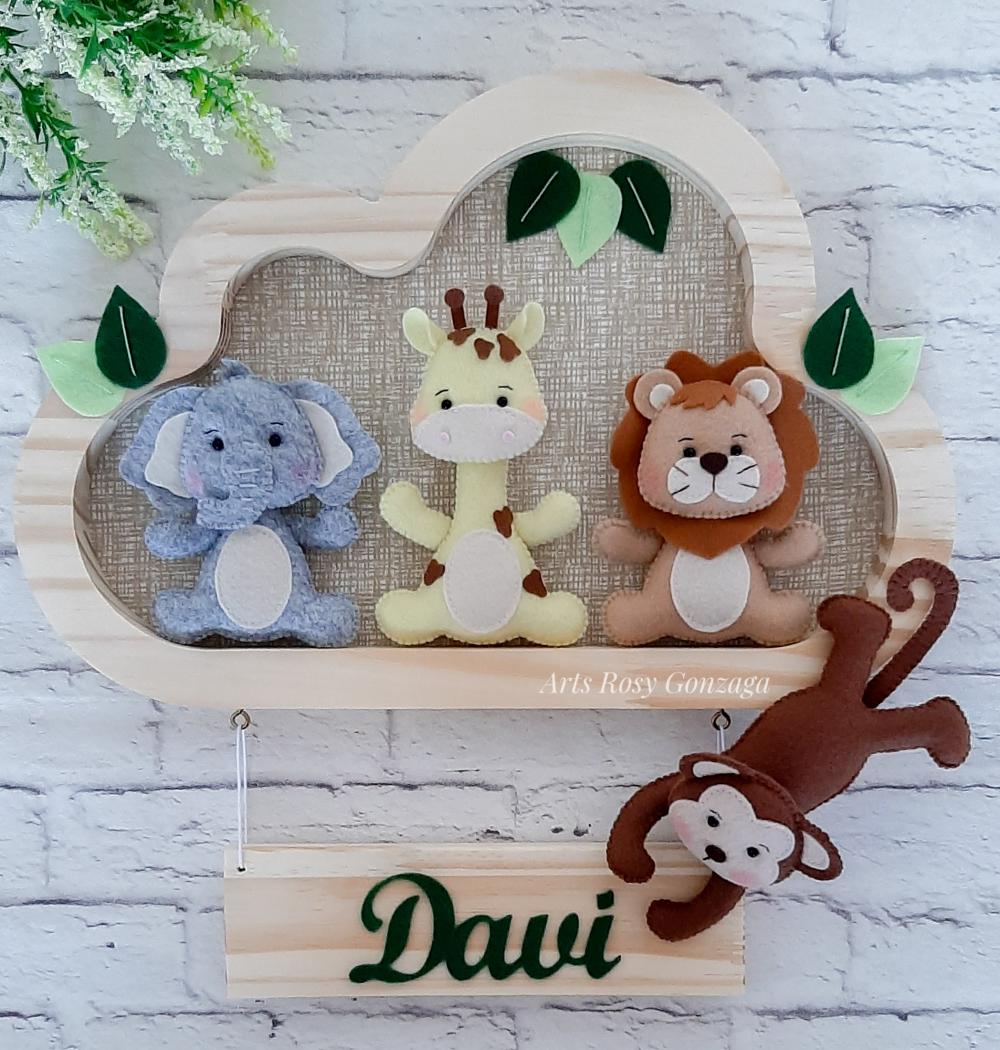 Porta maternidade Safari nuvem de pinus - Davi