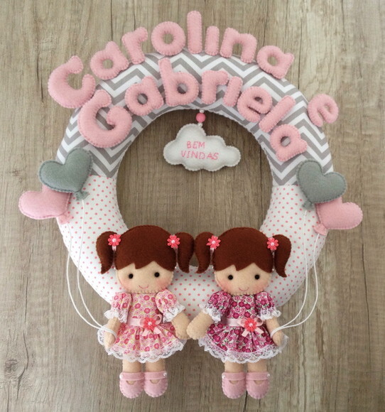 Guirlanda Porta Maternidade Gêmeas - Carolina e Gabriela