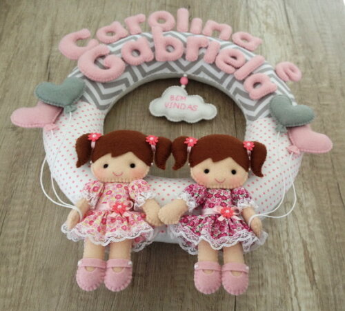 Guirlanda Porta Maternidade Gêmeas - Carolina e Gabriela