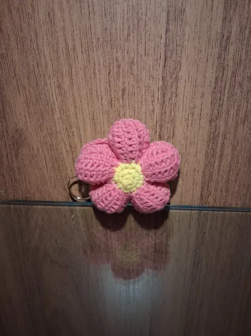 Chaveiro Amigurumi Flor