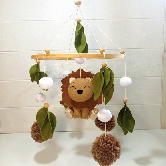 Mobile de Berço Leão Boho Minimalista