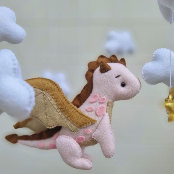 Mobile Dragão em Feltro