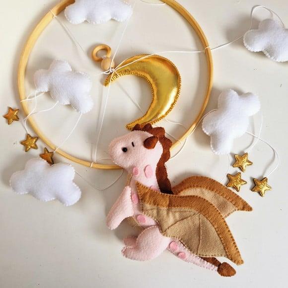 Mobile Dragão em Feltro