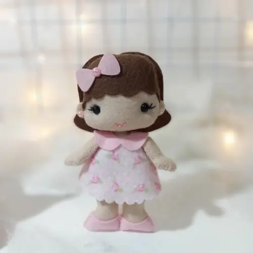 BONECA DE FELTRO