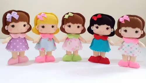 BONECA DE FELTRO