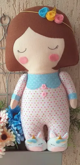 BONECA NANINHA
