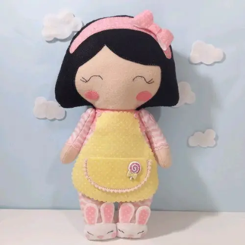 BONECA NANINHA