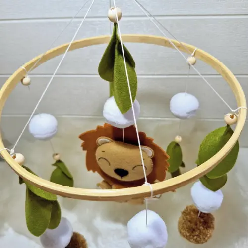 Mobile de Berço Leão Boho Minimalista