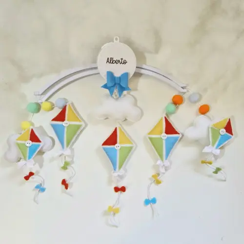 Mobile de Berço Musical Pipa e Nuvem