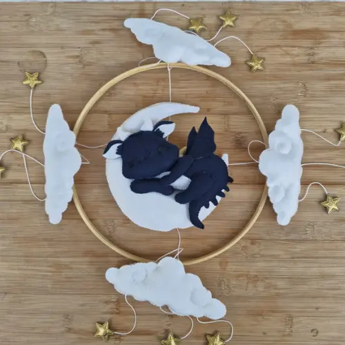 Mobile Dragão em Feltro