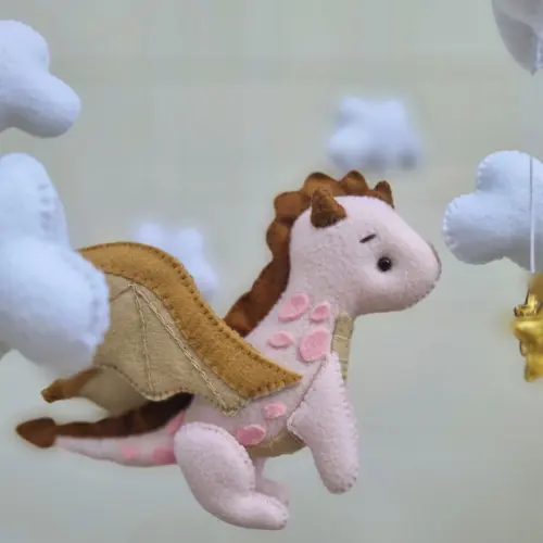 Mobile Dragão em Feltro