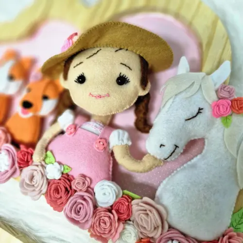 Porta Maternidade Nuvem Pinus - Menina e Pets