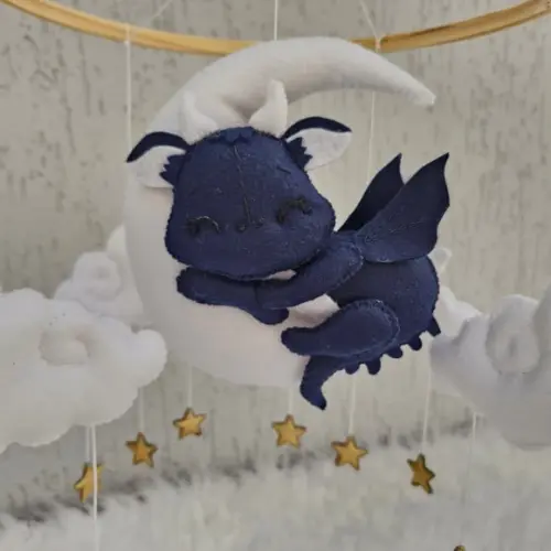 Mobile Dragão em Feltro