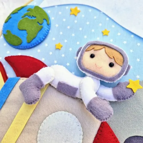 Porta Maternidade Astronauta em Feltro