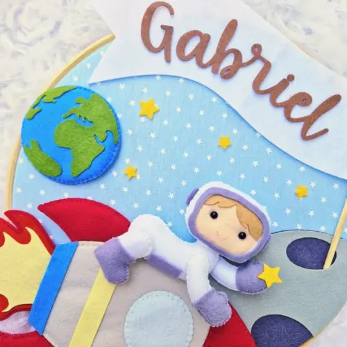 Porta Maternidade Astronauta em Feltro
