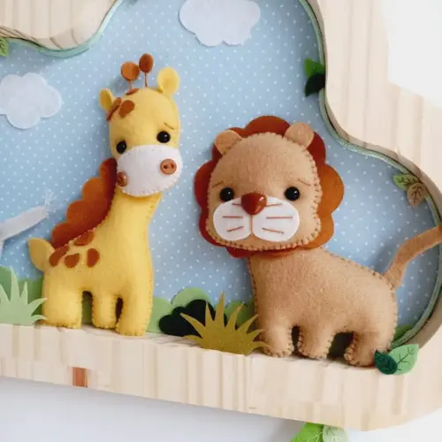 Porta Maternidade Safari - Nuvem de Pinus