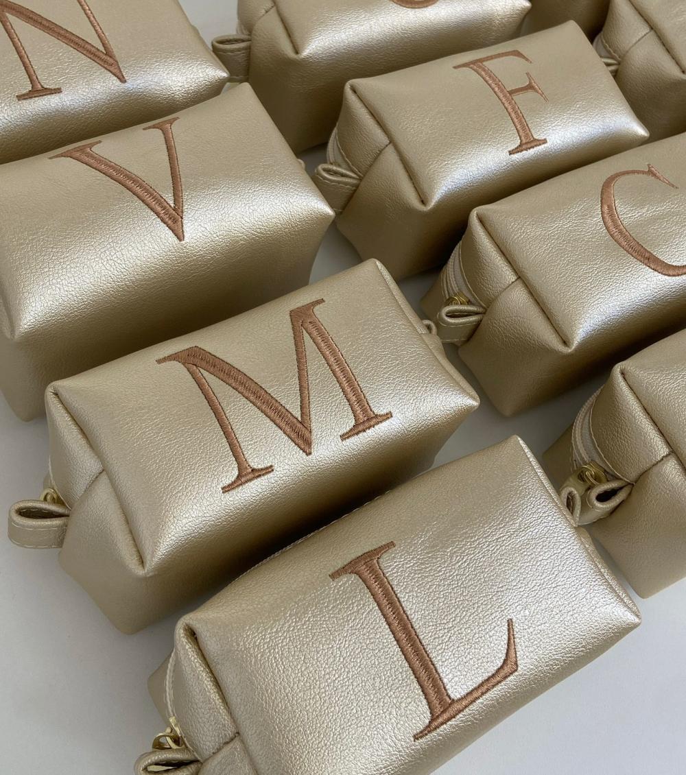 Necessarie Box P Personalizada Bordada Madrinhas e Padrinhos