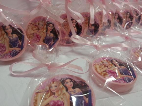Latinha Barbie - a Princesa e a Popstar