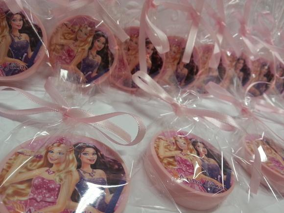 Latinha Barbie - a Princesa e a Popstar