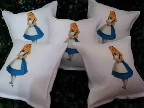 Almofada 15x15 - Alice no País das Maravilhas