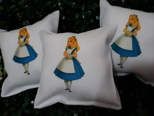 Almofada 15x15 - Alice no País das Maravilhas