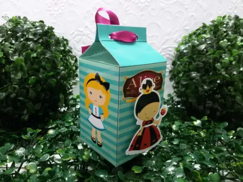 Milk Box - Alice no País das Maravilhas