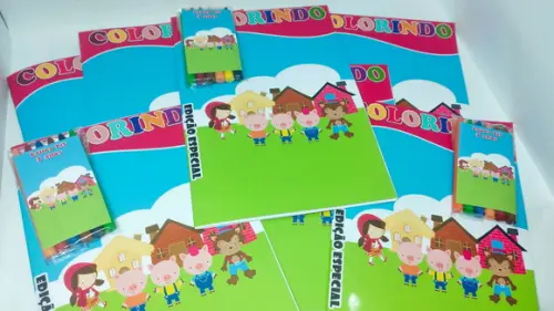 Revista Personalizada - Três Porquinhos