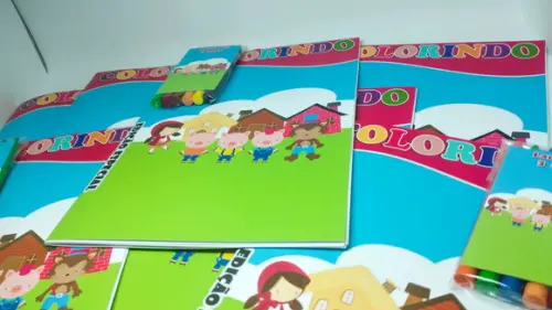 Revista Personalizada - Três Porquinhos