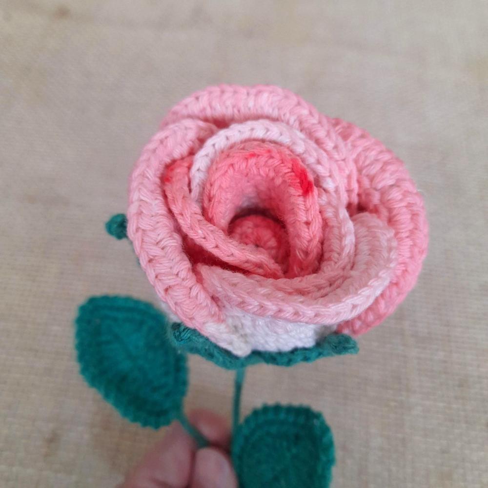 Rosas em crochê amigurumi