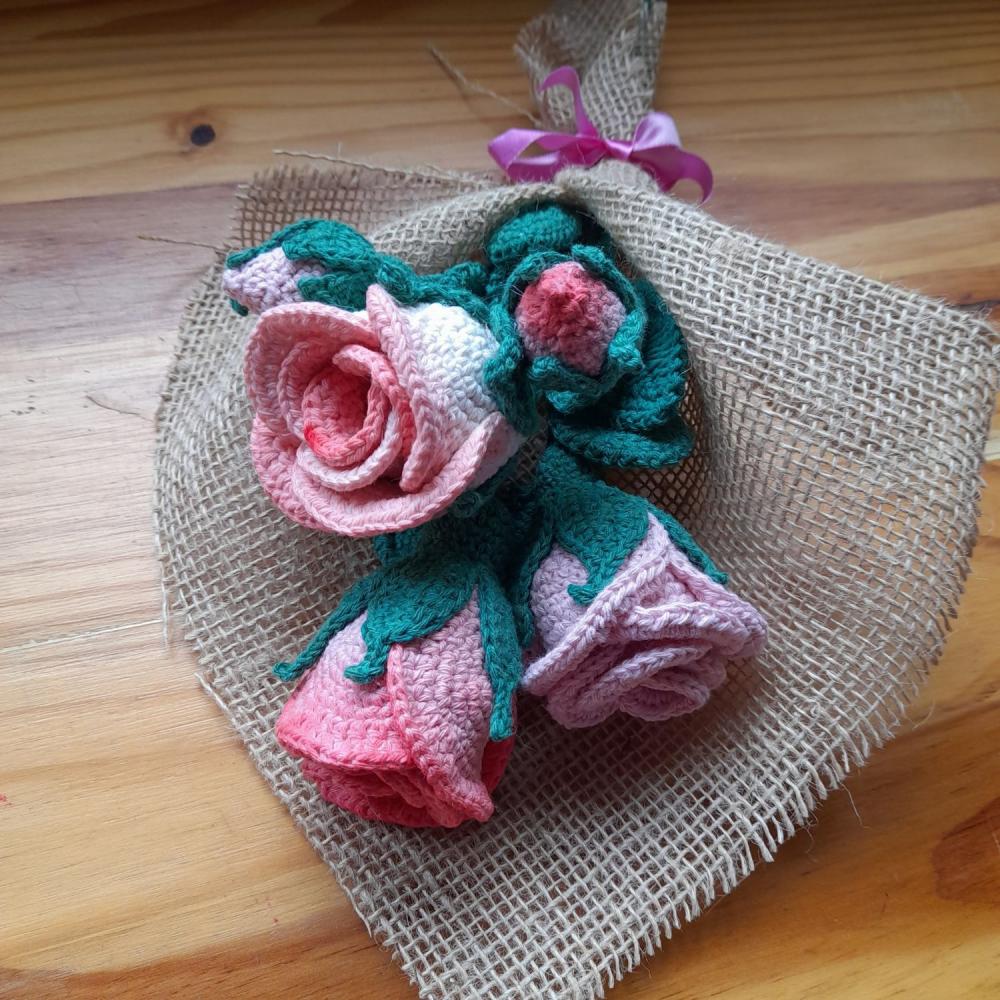 Flor de crochê - Buquê de Rosas em amigurumi