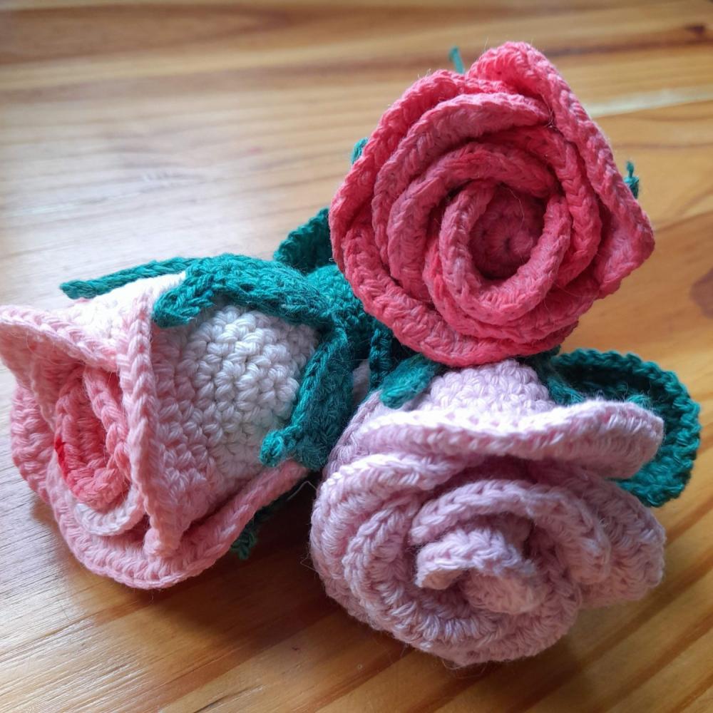 Flor de crochê - Buquê de Rosas em amigurumi