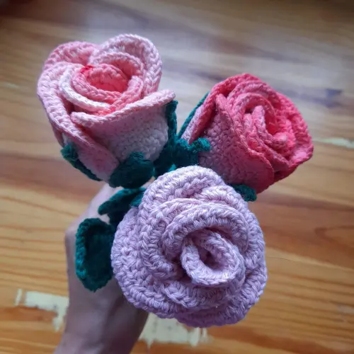 Rosas em crochê amigurumi